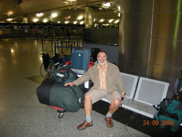 Денка ми още не чекиран на летище Ататюрк в Истамбул.