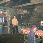 Кухнята на лодже в Чутанга.