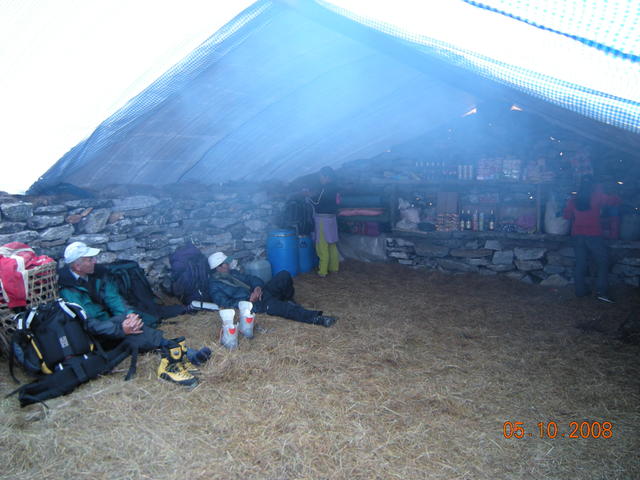 Кошара в Кангме Дингма на 4850 м в долината Хунку.
