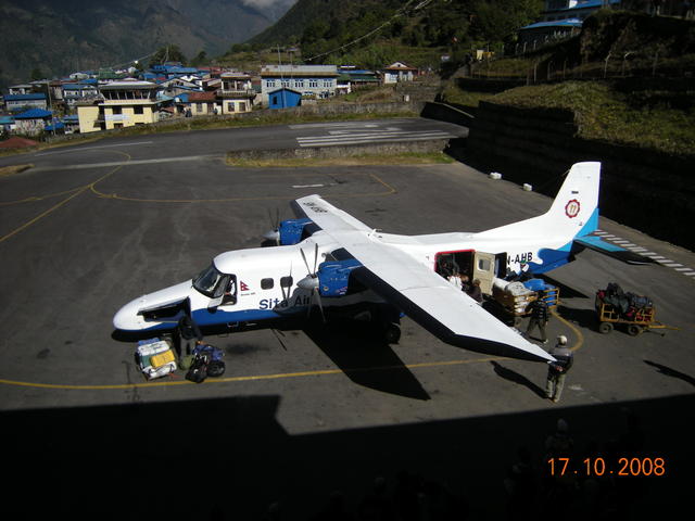 Дорниер 220 на Сита Еър. С него ще летим за Катманду.