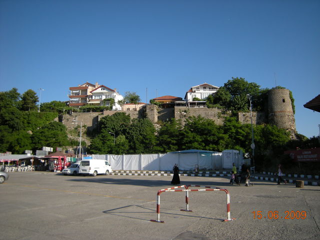 Част от стените на града.