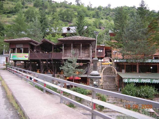 Ресторант по пътя към манастира Сумела.