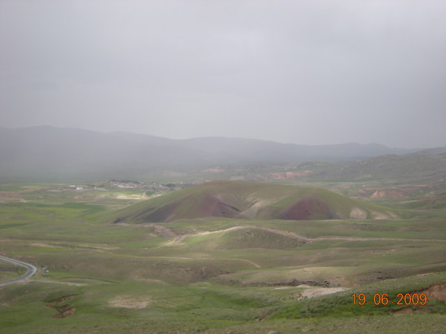 Хълмовете от зад на тази снимка са в Иран.