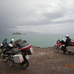 С мотори пред езерото Ван.