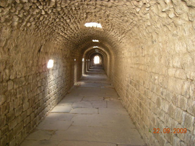 Тунел към залите за дисекции.